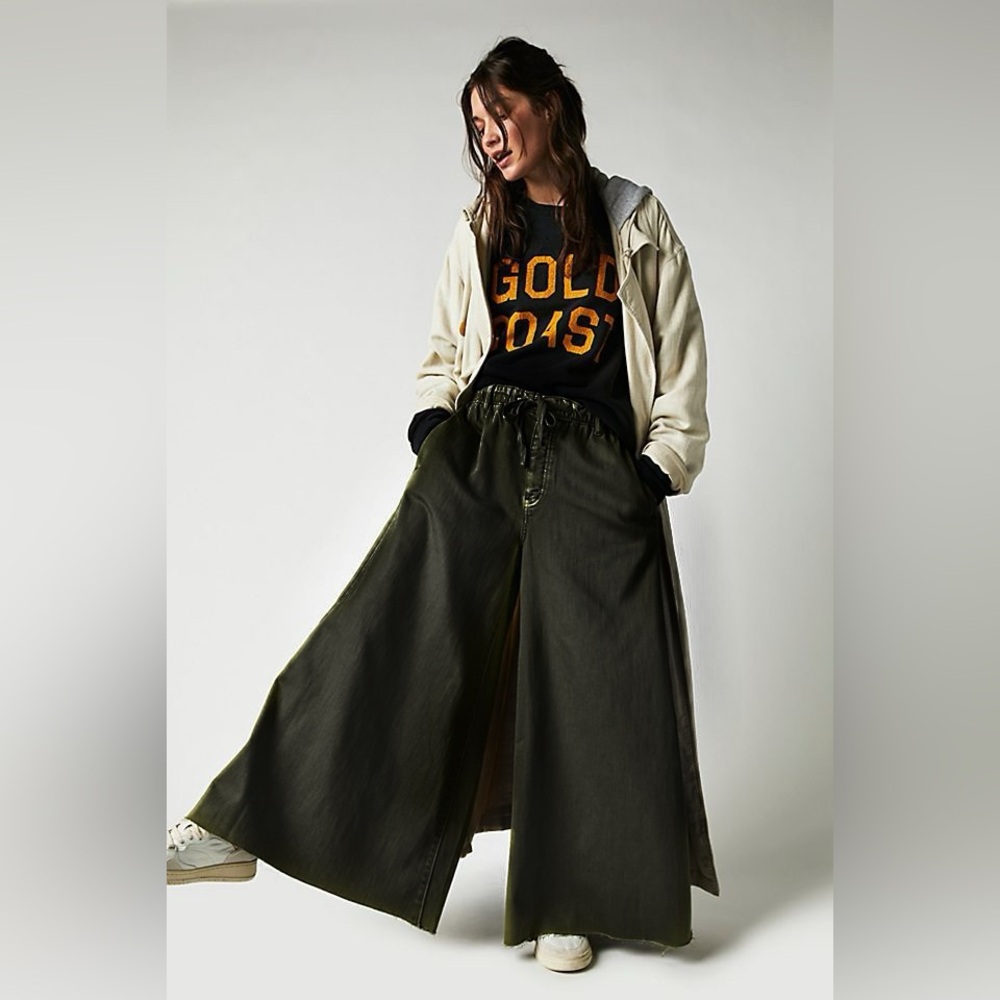 Free People We The Free Clover Wide Leg Jeans Washed Black size L ultra wide leg